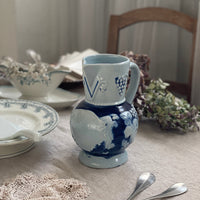 濃いめのブルーのワインジャグ（高さ19.5cm）　ドイツアンティーク