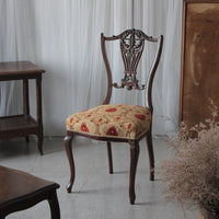 1900年代背の彫り模様がステキなマホガニーチェア　フランスアンティーク