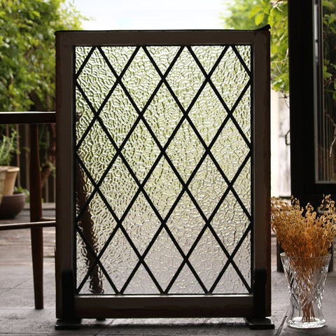 格子模様のステンドグラス　イギリスアンティーク　56cm×74.5cm