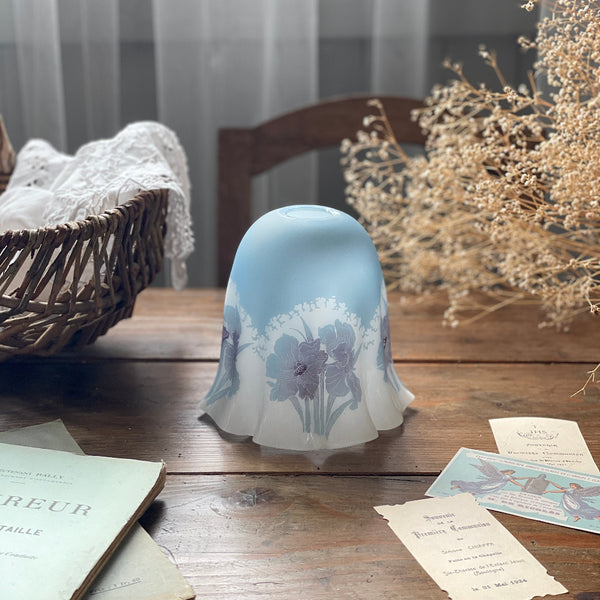 アイリスの絵柄のブルーガラスシェード（高さ14cm） イギリス