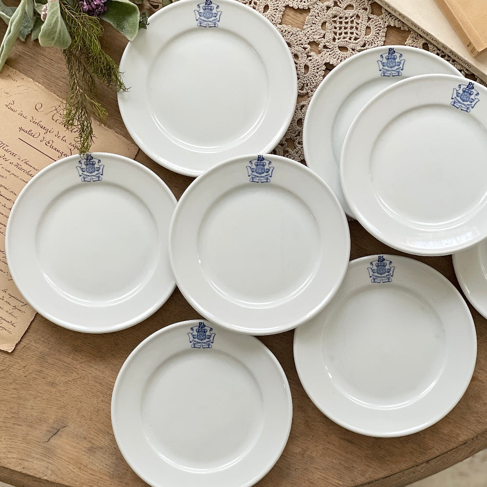 8枚あり！パリのパブで使われた平皿（直径17cm）　ジャーマンアンティーク