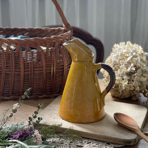 はちみつ色のフレンチジャグ（高さ23cm）　フランスアンティーク