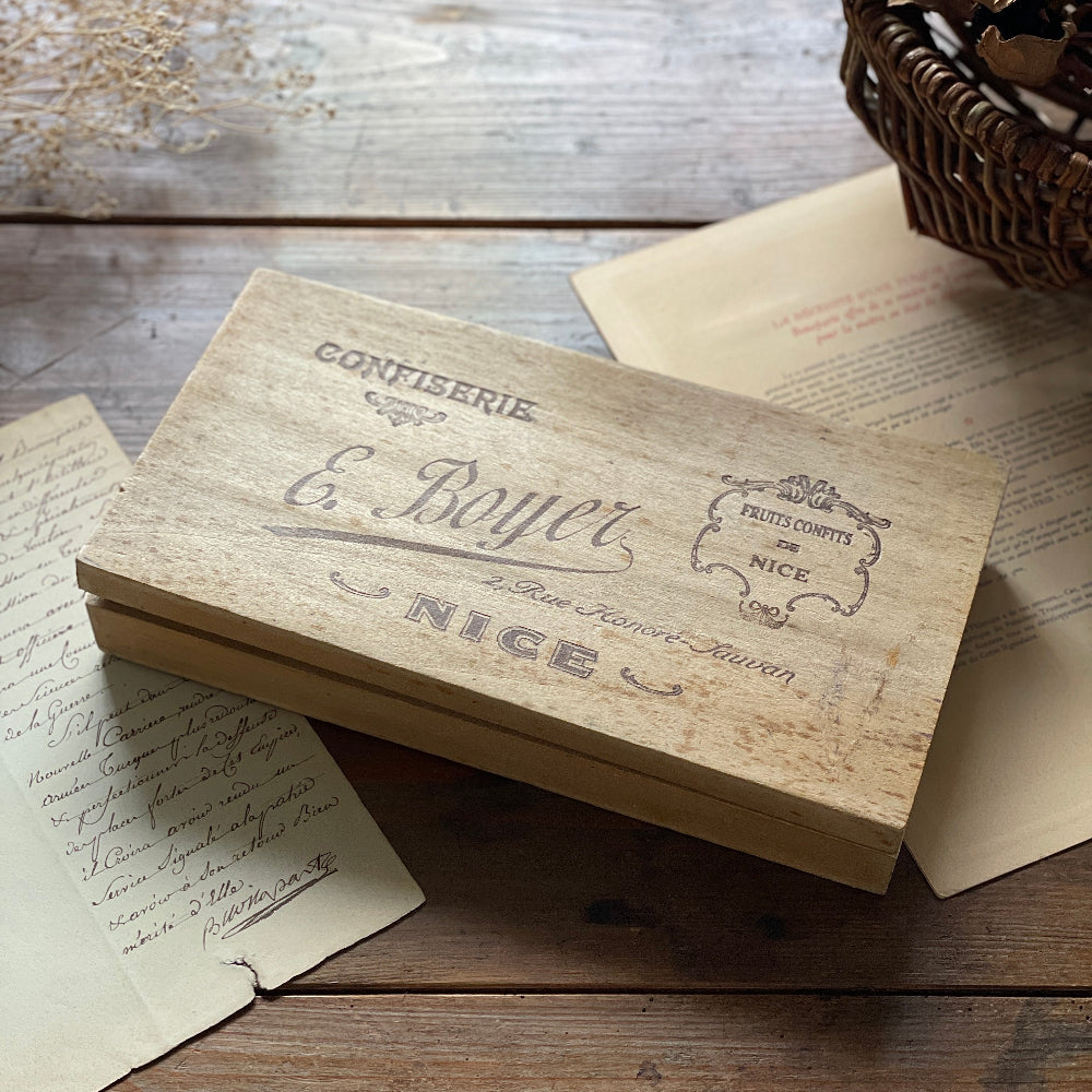 砂糖漬けのフルーツが入っていた木箱（16x30cm）　フランスアンティーク