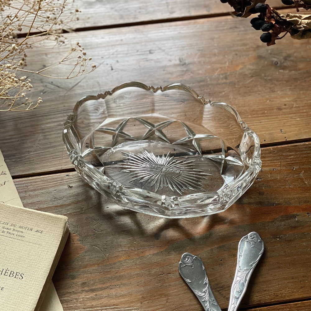 エンボス文字入りオーバルガラスボウル（19x13.5cm）　イギリスアンティーク