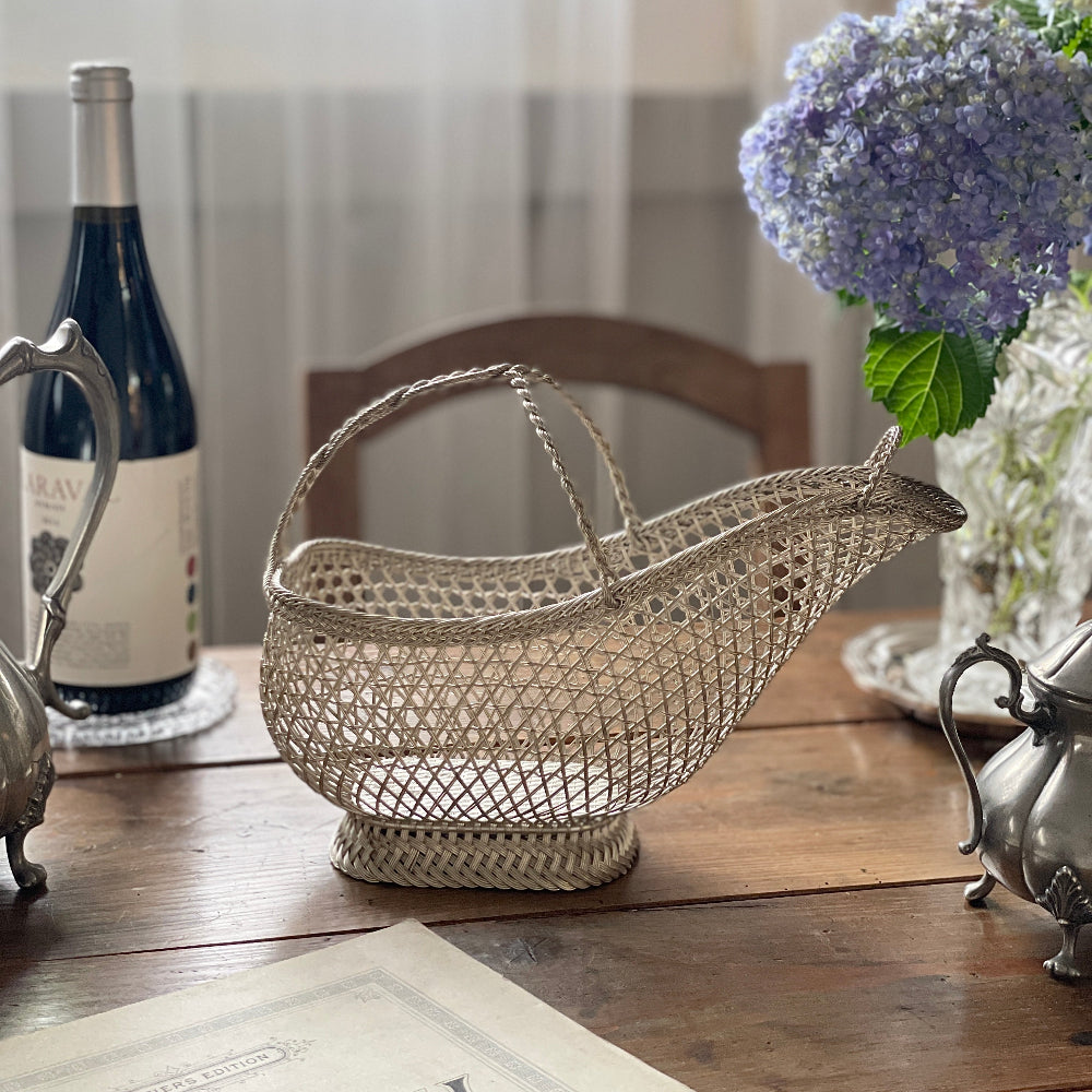 繊細な美しさを感じるワインボトルホルダー（横幅27cm）　フランスアンティーク