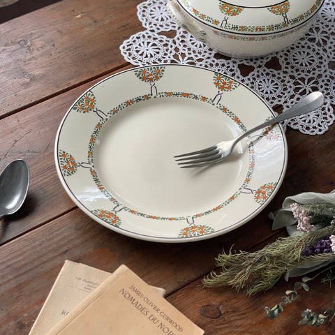 LONGWY（ロンウィー）窯果実の大皿（直径29.5cm）　フランスアンティーク