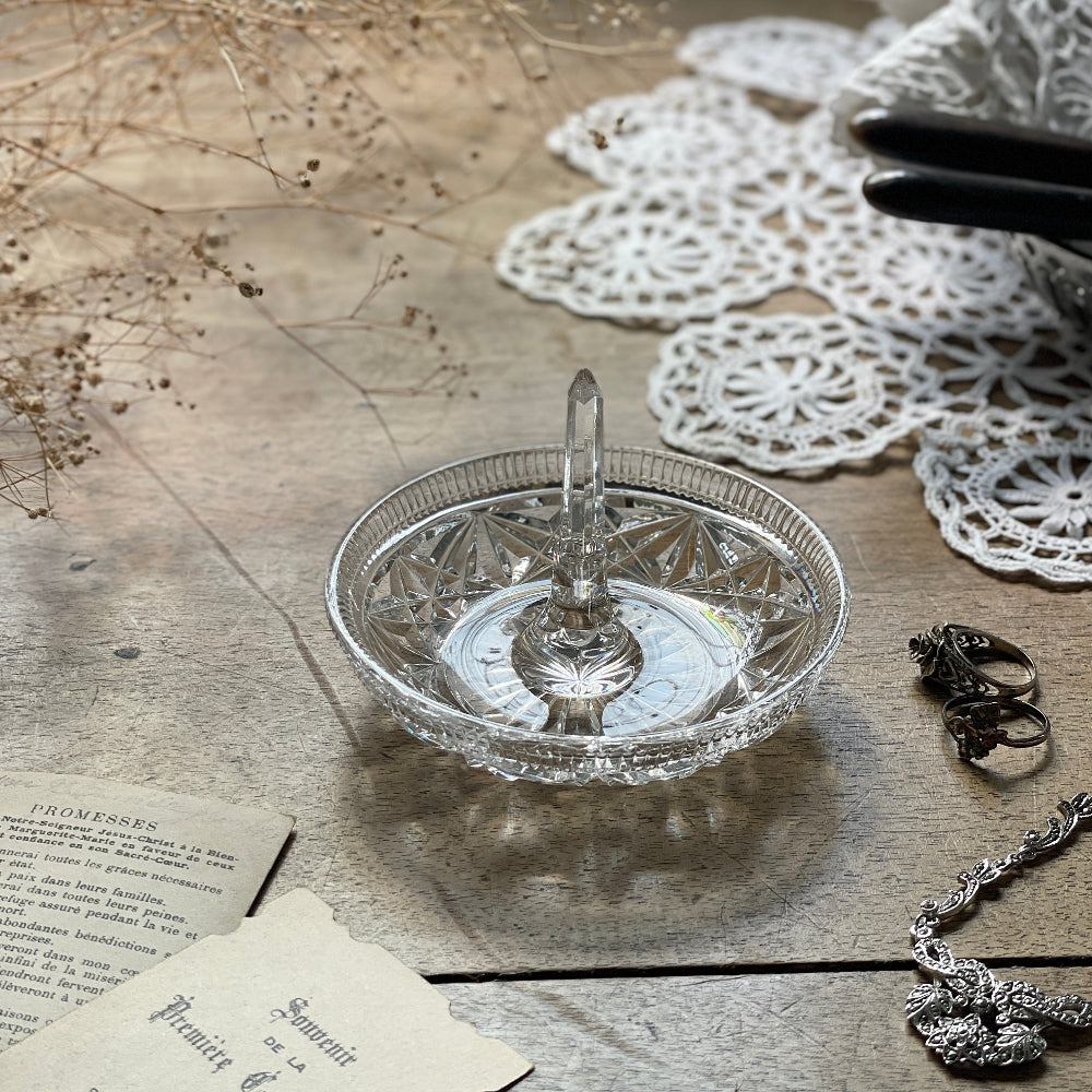 ガラスのリングトレー（直径10.5cm）②　イギリスアンティーク