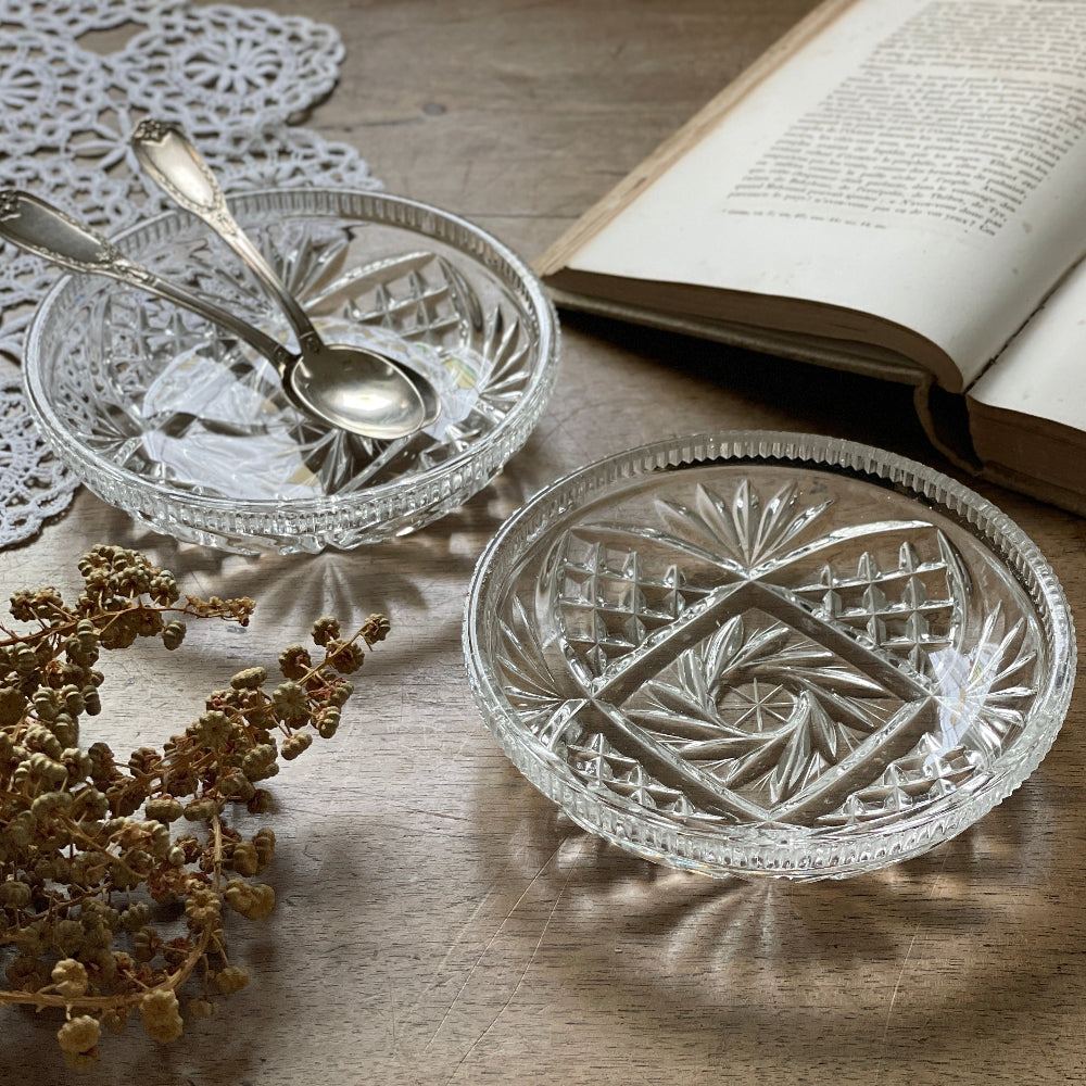 ２点あり！小さな丸いガラス皿（直径14cm）　イギリスアンティーク