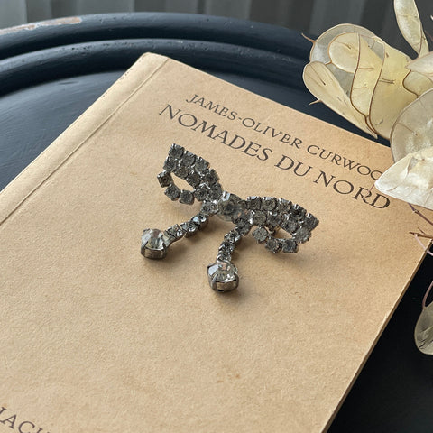 1920年代リボンモチーフのガラスブローチ（5×4.5cm）　イギリスアンティーク