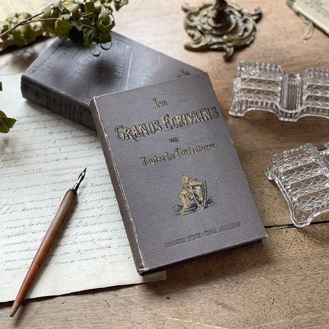 グレーカラーの装丁が美しい洋書（19.5x13cm）①　フランスアンティーク