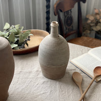 素朴さ感じる素焼きの水差し（高さ29.5cm）　フランスアンティーク