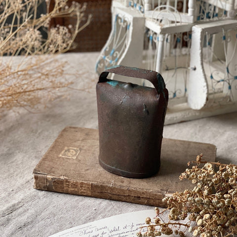 素朴さ感じるカウベル（鐘）高さ12.5cm　フランスアンティーク