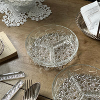 ２点あり！３分割のセパレートガラス皿（直径18.5cm）　イギリスアンティーク