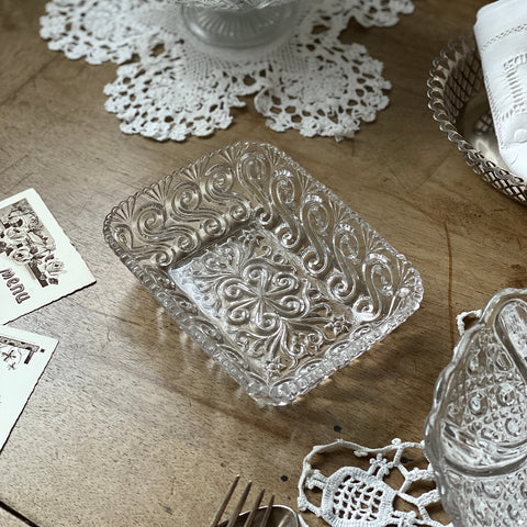 アンティークのガラス食器雑貨1000点超え – チェルシーオールド