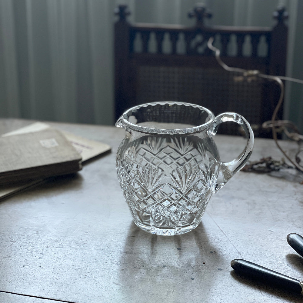 飴色を感じるウォータージャグ（高さ14cm）　イギリスアンティーク