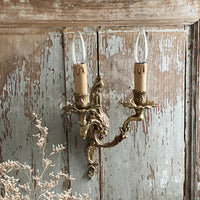 曲線が美しい２灯ブラケット（壁付け照明）　フランスアンティーク