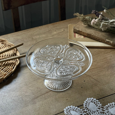 存在感あるガラスコンポート（高さ11.5cm）　イギリスアンティーク