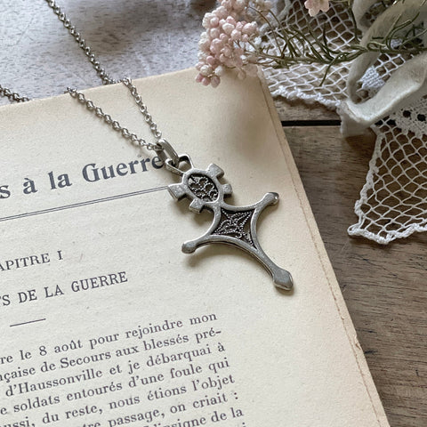 クロスモチーフのシルバーネックレス　フランスアンティーク