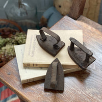 ３点あり！サビ感が魅力の鉄製アイロン　フランスアンティーク