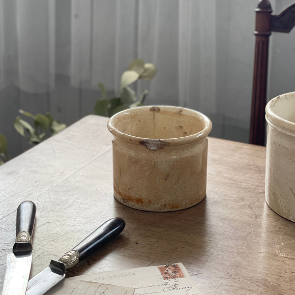 フランスアンティーク サルグミンヌ コンフィチュールポット ホワイト 陶器 フランスアンティーク サルグミンヌ コンフィチュールポット ホワイト