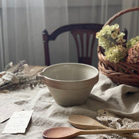 ツートンカラーのナチュラルな片口ボウル（直径18cm）　フランスアンティーク