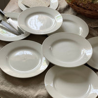 ８枚あり！ディゴワンサルグミンヌ窯白の平皿（直径23cm）　フランスアンティーク