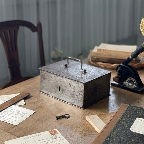 鍵付持ち運び用金庫（15x20.5cm）　フランスアンティーク