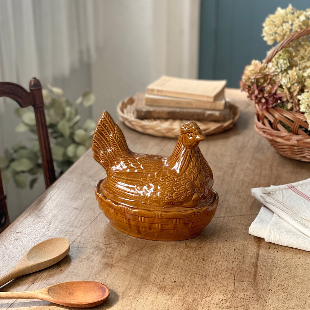 EGG CROCK　キャラメル色の卵ケース（高さ19.5cm）　イギリスアンティーク