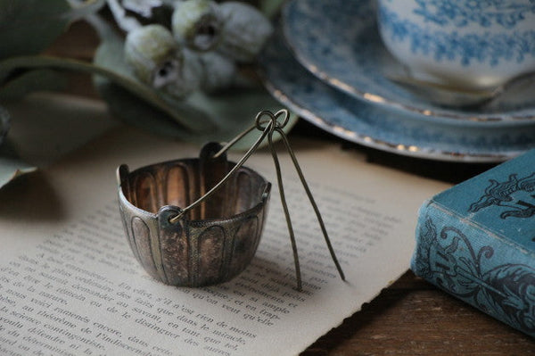 シンプルなデザインのティーストレーナー（茶こし） フランス