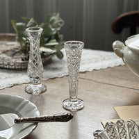 スラリとした印象のフラワーベース（高さ15cm）　イギリスアンティーク