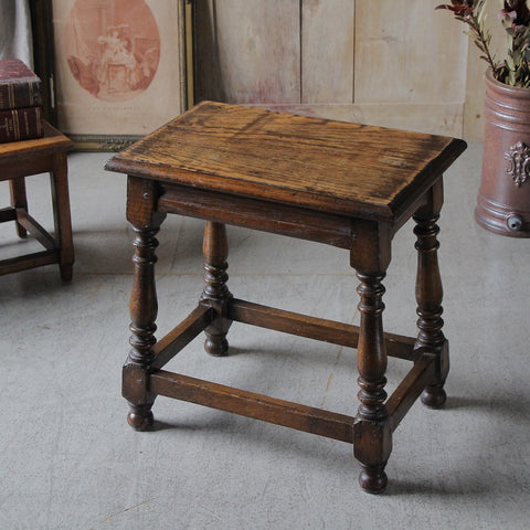 1930年代オーク材小さなテーブルにもなるスツール（高さ46.5cm）　イギリスアンティーク家具