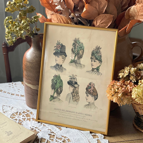 19世紀女性のファッションを描いたフレーム（fo241355）　フランスアンティーク