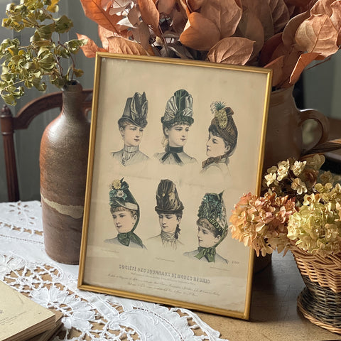 19世紀女性のファッションを描いたフレーム（fo241354）　フランスアンティーク