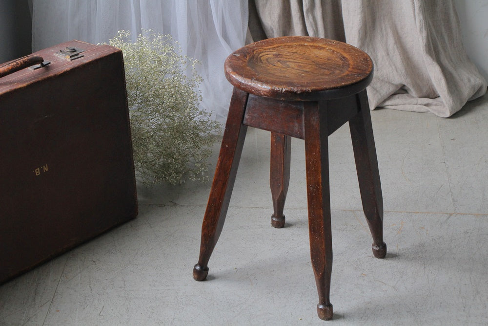 エルム材木肌が素晴らしいスツール（椅子）高さ50.5cm　イギリスアンティーク家具