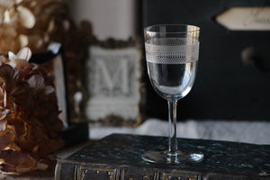 日本酒の酒器としても楽しめる小さなグラス　イギリスアンティークガラス雑貨
