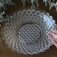 大変な美しさを感じるヴィクトリアンガラス皿（直径26cm）　イギリスアンティークガラス食器