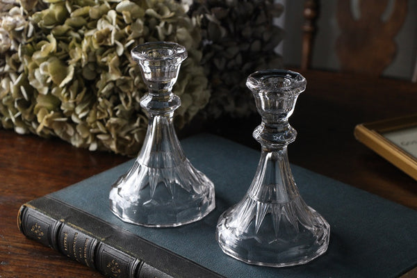 イギリス製アンティーク ガラスのキャンドルスタンド ペア ドレスの