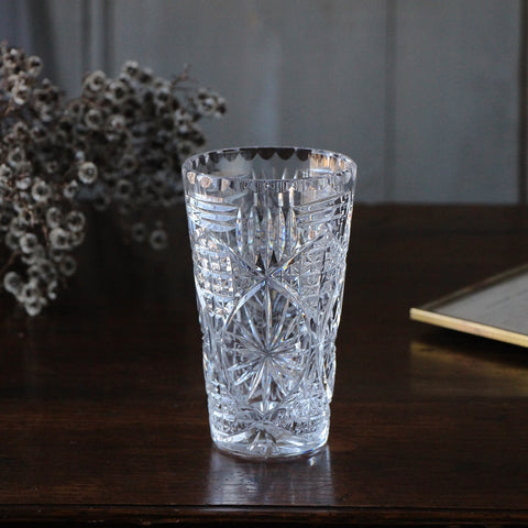 安定感のあるガラスのフラワーベース（高さ15cm）　イギリスアンティークガラス雑貨