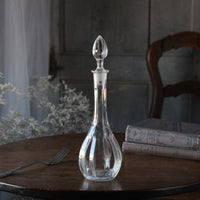 小ぶりでシンプルなデキャンタ（高さ28.5cm）　イギリスアンティークガラス雑貨