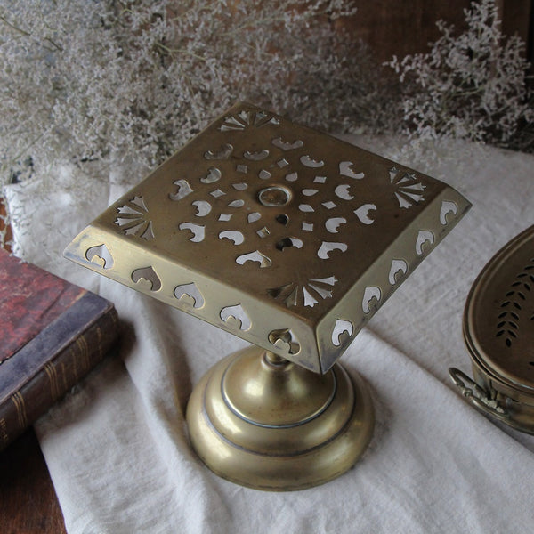 真鍮製ケトルスタンド（高さ25cm） イギリスアンティークインテリア