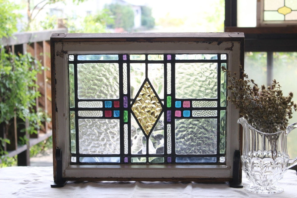 キラキラとしたガラスが美しい幾何学模様のステンドグラス　イギリスアンティーク(住宅窓)55cm×43cm