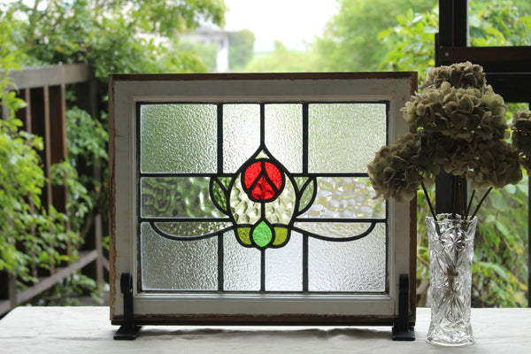 丸い赤いバラと緑の葉のステンドグラス イギリスアンティーク(住宅窓) 52cm×43cm – チェルシーオールド