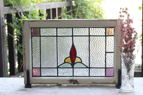 4枚あり！格子模様に赤い蕾のステンドグラス　イギリスのアンティーク（住宅窓）58cm×39cm