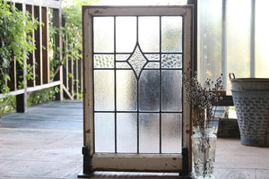 無色のガラスにダイヤ柄のステンドグラス　イギリスアンティーク(住宅窓)　53.5cm×83cm