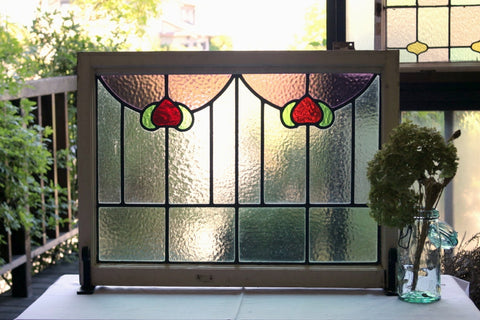 赤いつぼみのようなステンドグラス　イギリスアンティーク(住宅窓)　75cm×55cm