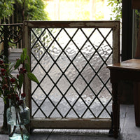 ゆらゆらしたガラスのステンドグラス　イギリスアンティーク　61cm×69cm