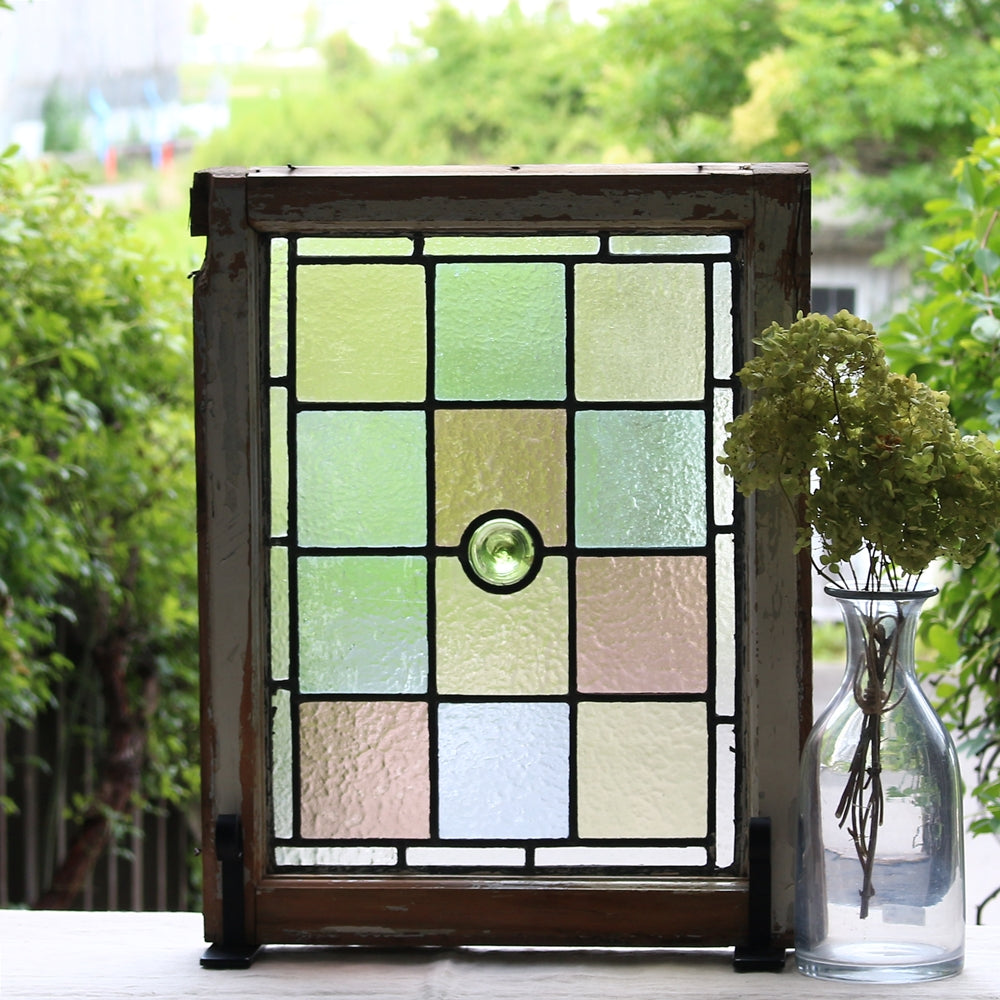 ロンデルガラスの入ったカラフルなステンドグラス　イギリスアンティーク　46cm×57.5cm