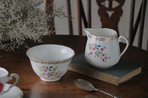 ロイヤルグラフトン社のミルク＆シュガー　イギリスアンティーク陶器