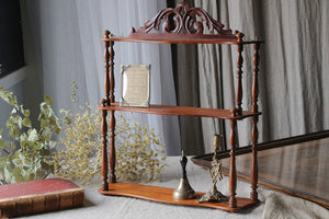 華奢なデザインが美しい２段シェルフ（横幅48.5cm）　フランスアンティーク家具