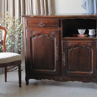 猫足が可愛い収納力あるオーク材カップボード（奥行き41cm）　フランスアンティーク家具